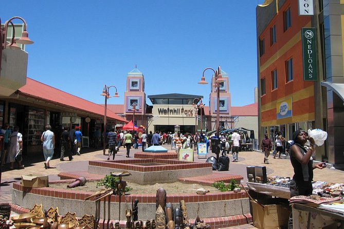 Best City Tour of Windhoek - A quick stop at the Kudu Statue