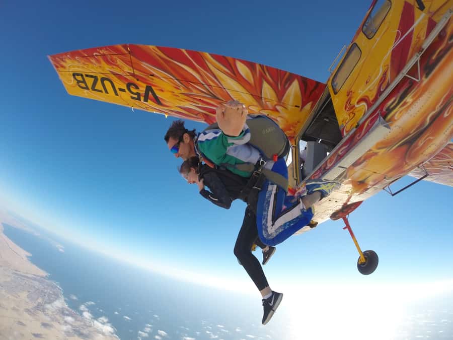 From Swakopmund: Tandem Sky Diving - From hotel pickup to the skydiving club
