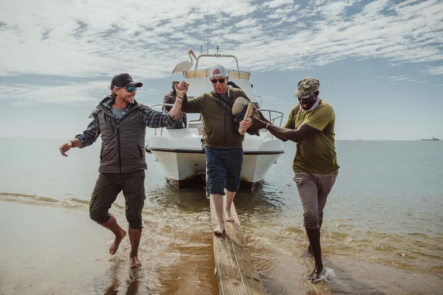 Walvis Bay: Sandwich Harbour 4x4 Trip with Beach BBQ Lunch - Wildlife Beyond the Seal Colony
