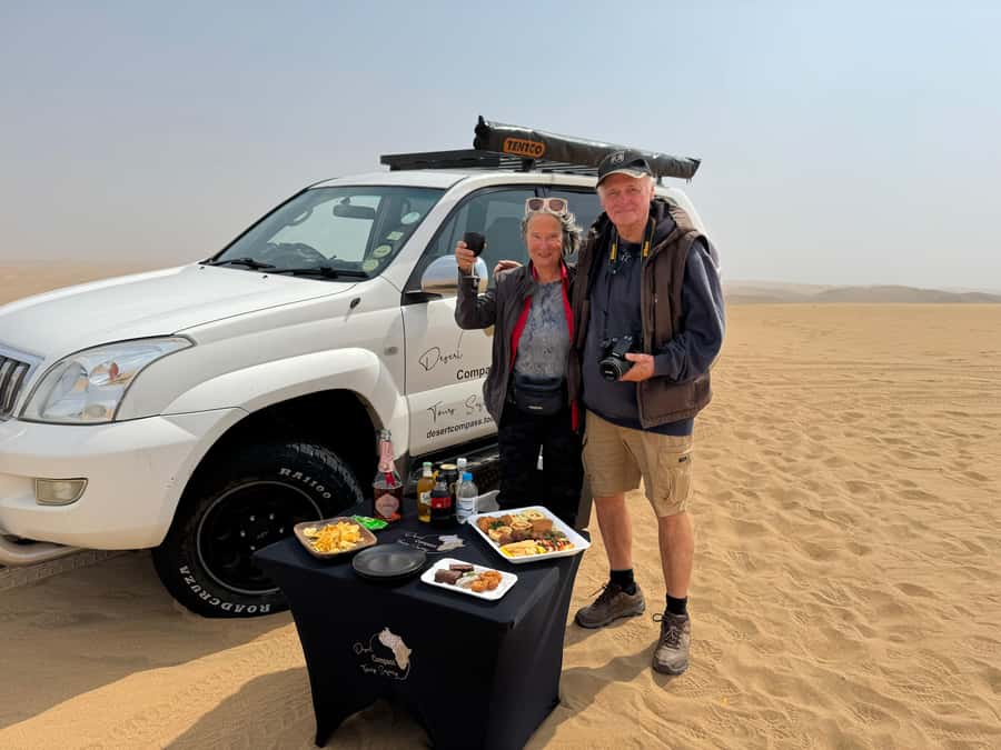 Walvisbay: Sandwich Harbour 4x4 & Sandboarding Tours - Walvis Bay to the Namib Desert