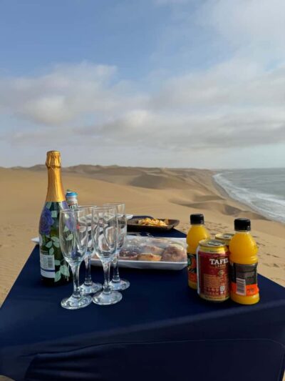 Walvisbay: Sandwich Harbour 4×4 & Sandboarding Tours