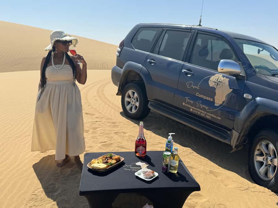 Walvisbay: Sandwich Harbour 4x4 & Sandboarding Tours - Sandwich Harbour and the meeting of sea and sand